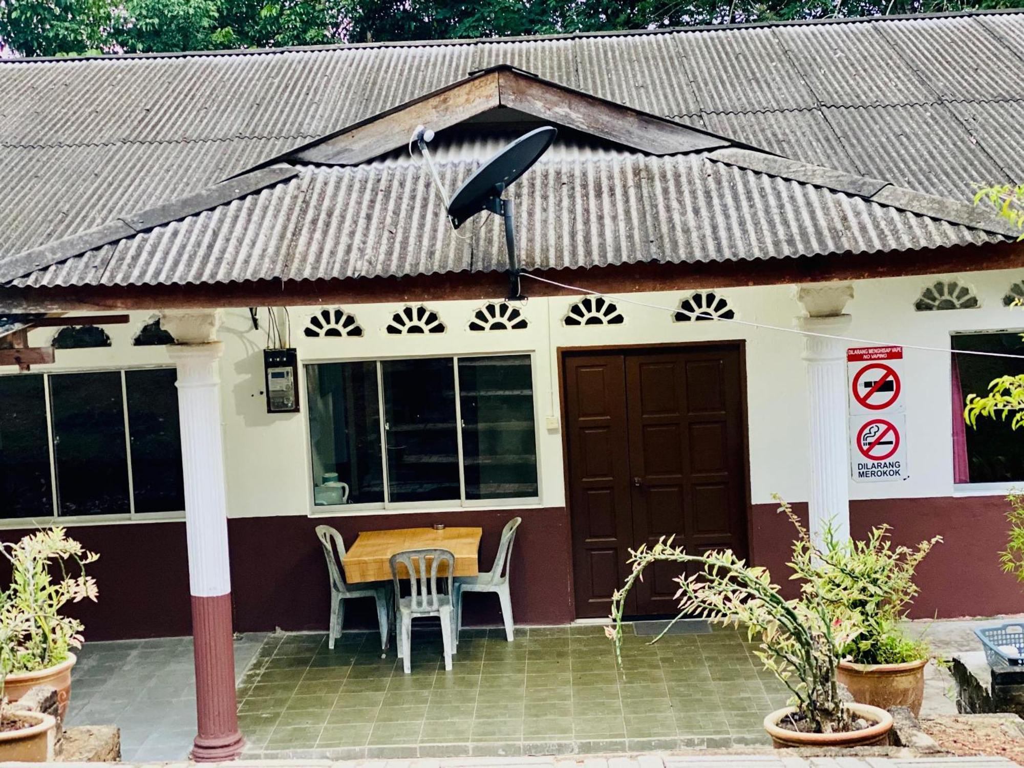 Delimah Guesthouse Kuala Tahan Exterior foto